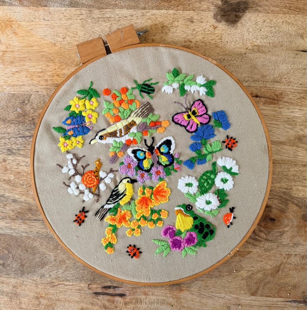 Vintage 1974 Erica Wilson Crewel Embroidery Hoop 14" Finished Columbia Minerva